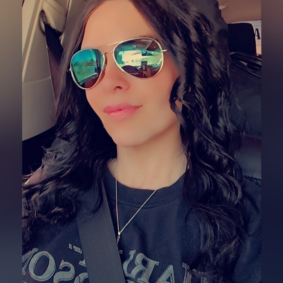 Meet your Posher, Ashley - Picture 2 of 6